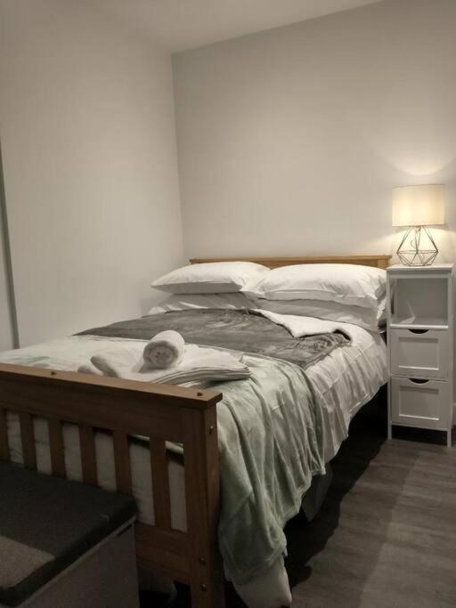 Cosy Garden Studio Room Minimum Two Night Booking Brighton Exteriör bild