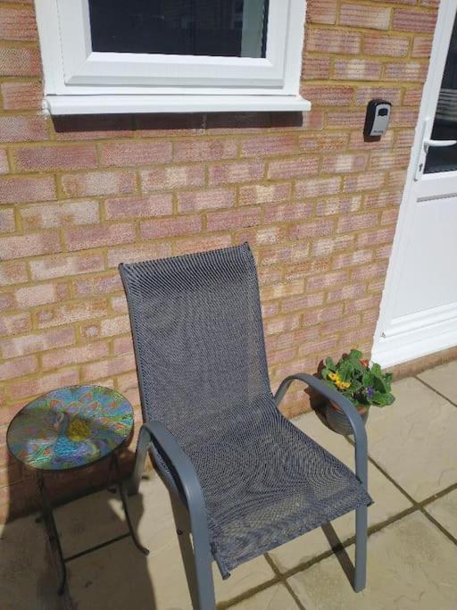 Cosy Garden Studio Room Minimum Two Night Booking Brighton Exteriör bild